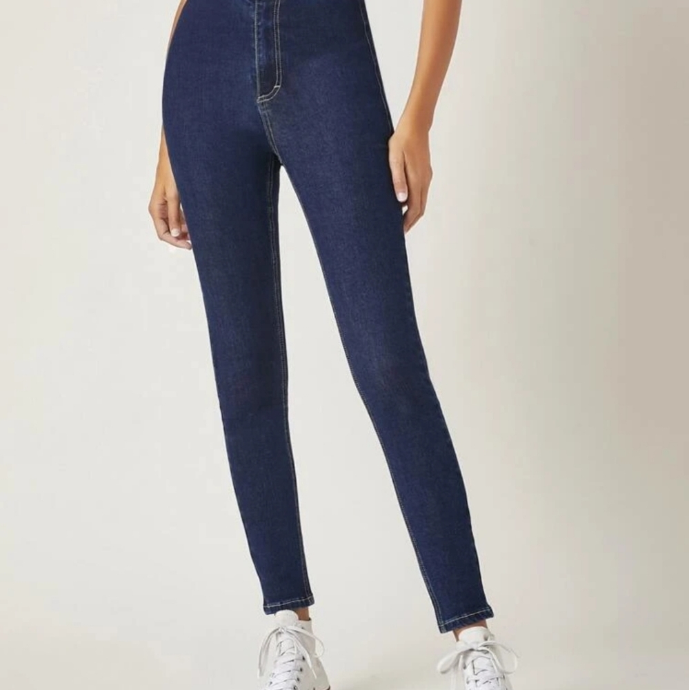 High waisted Jennings/Jeans, dark wash!
